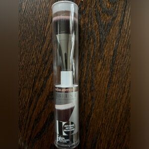 IT cosmetics SPECIAL EDITION AirBrush Full Coverage Complexion Brush